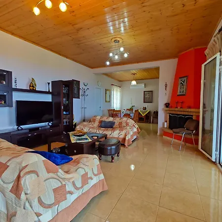 George's Panoramic View Ferienhaus Chrisokellaria